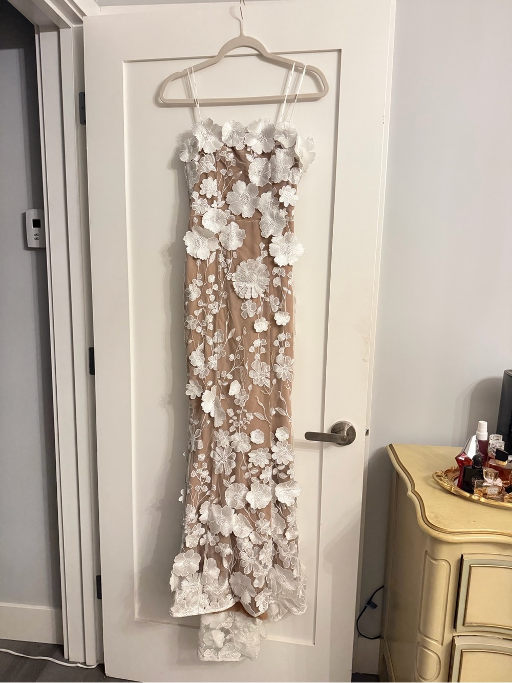 Elliatt Tiana Floral Maxi Dress in White - Picture 4 of 9
